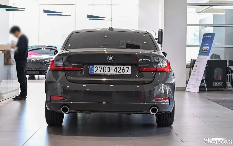 BMW 3 Series 320i 2025 — миниатюра 4