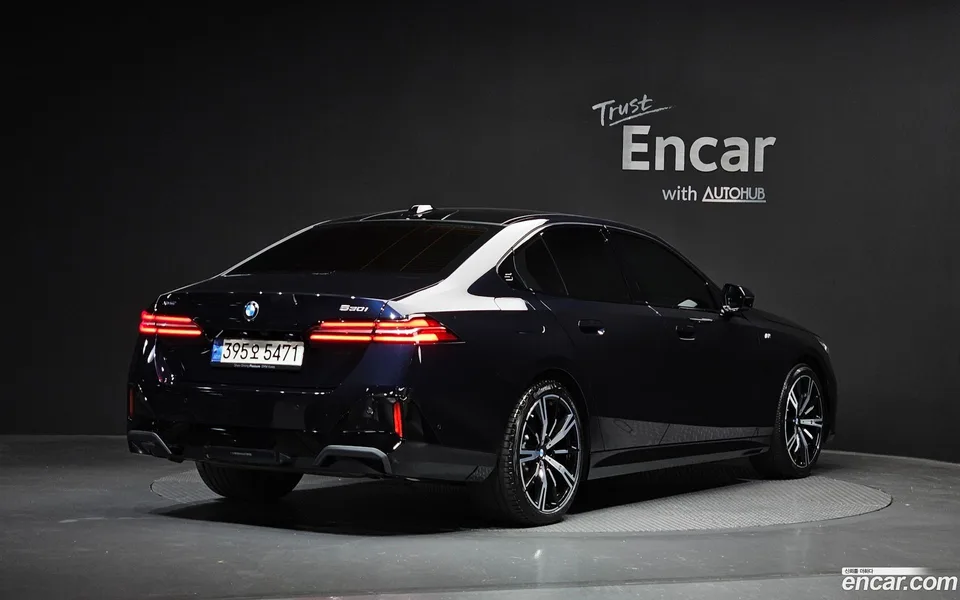 BMW 5 Series 530i xDrive M 2024 — миниатюра 2