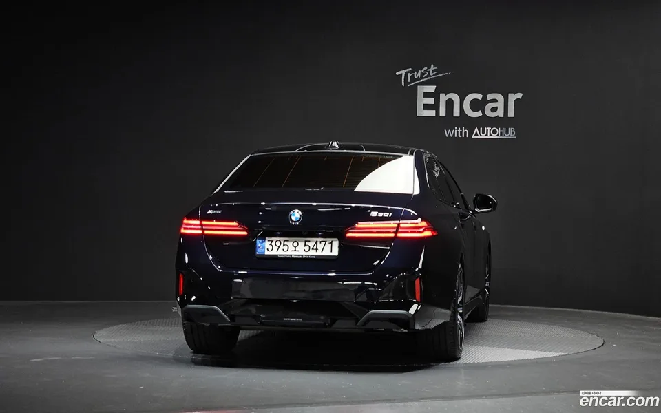 BMW 5 Series 530i xDrive M 2024 — миниатюра 4