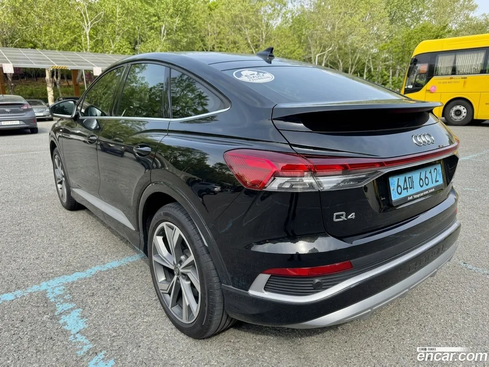 Audi Q4 e-tron 40 2022 — миниатюра 2