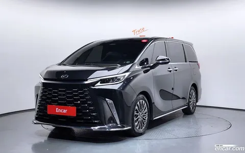 Lexus LM 2025 купить в Москве
