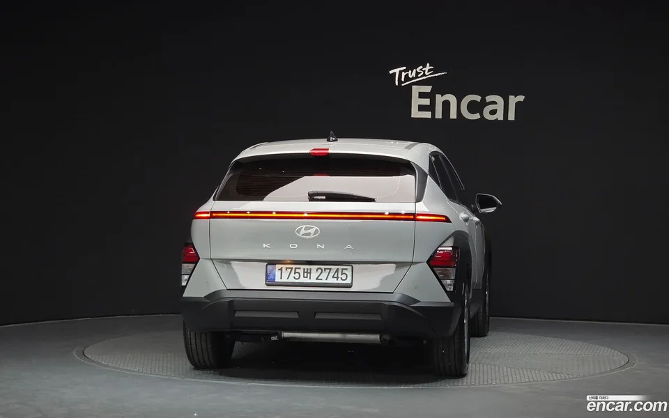 Hyundai Kona Hybrid 2023 — миниатюра 4