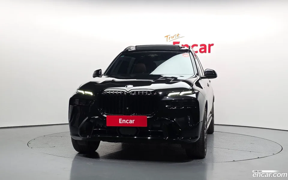 BMW X7 xDrive 40i M 6 2025 — миниатюра 3