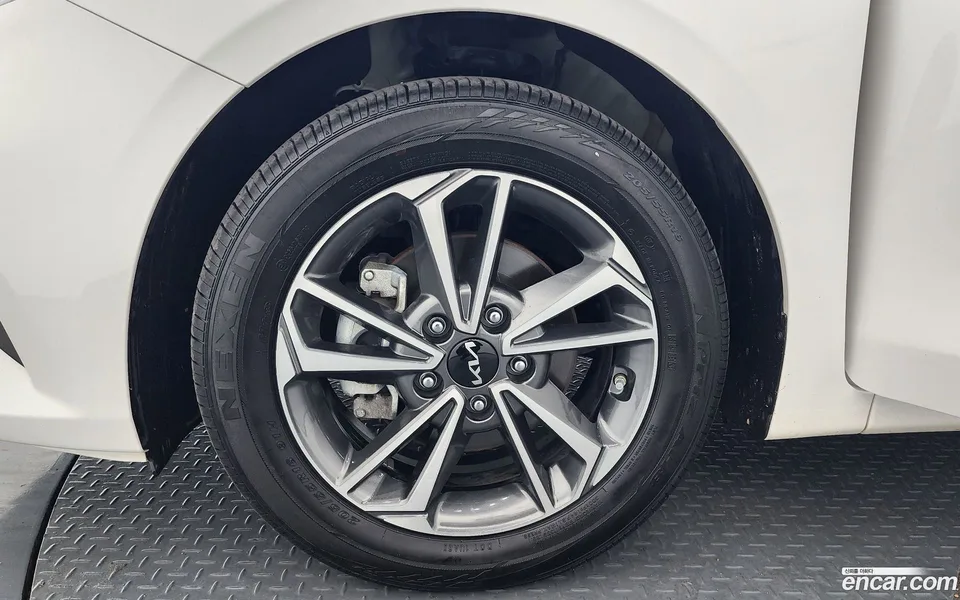Kia K3 1.6 2024 — миниатюра 5