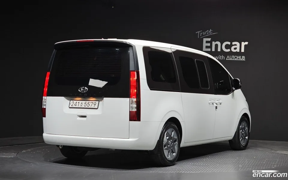 Hyundai Staria L3.5 9 2024 — миниатюра 2