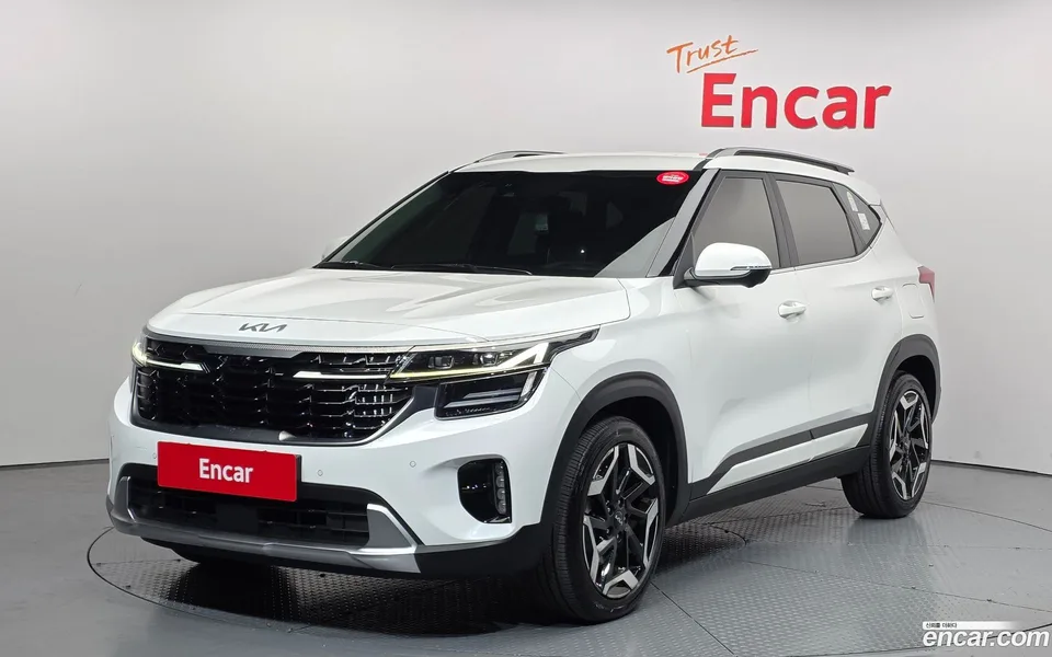 Kia Seltos 1.6 2WD 2024 — фото 1, купить с доставкой в Москву