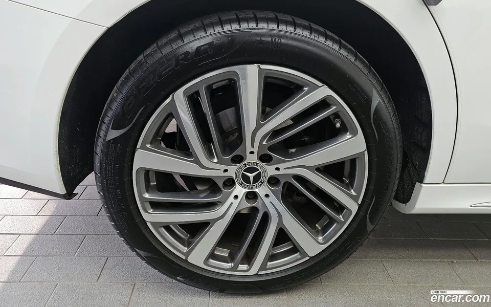 Mercedes-Benz E-Class E220d 4MATIC 2024 — миниатюра 5