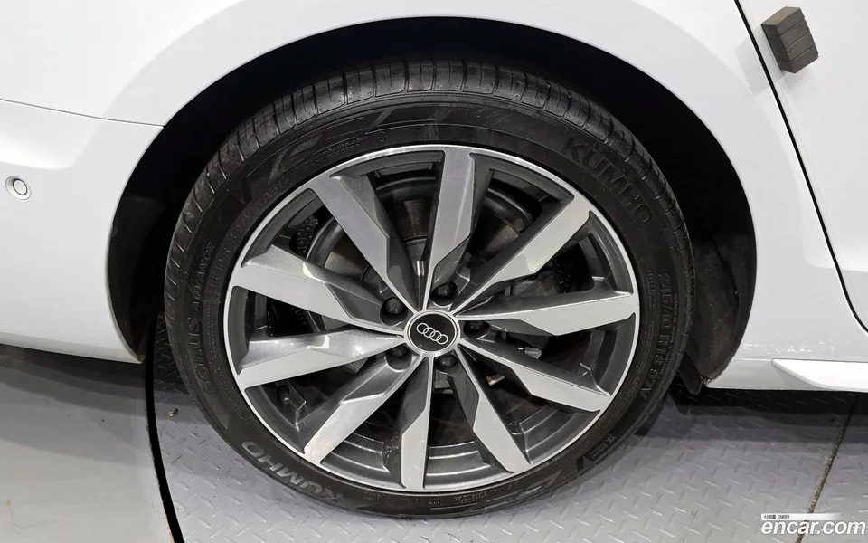 Audi A4 40 TFSI 2023 — миниатюра 5