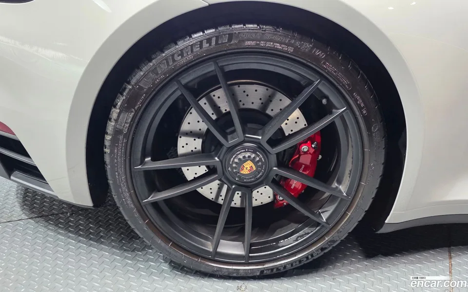 Porsche 911 (992) GTS 2023 — миниатюра 5