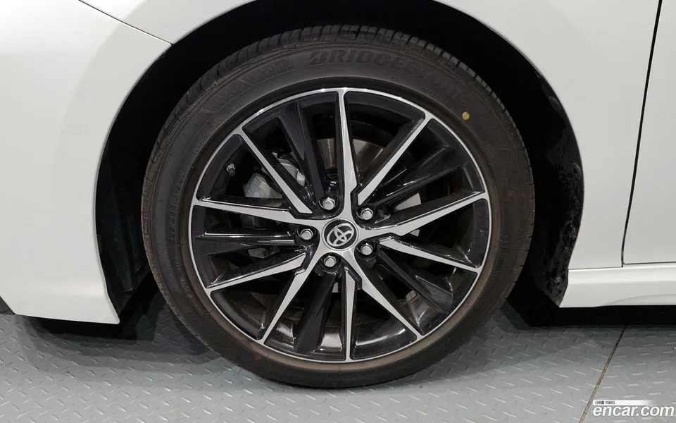 Toyota Camry 2.5 XSE 2024 — миниатюра 5