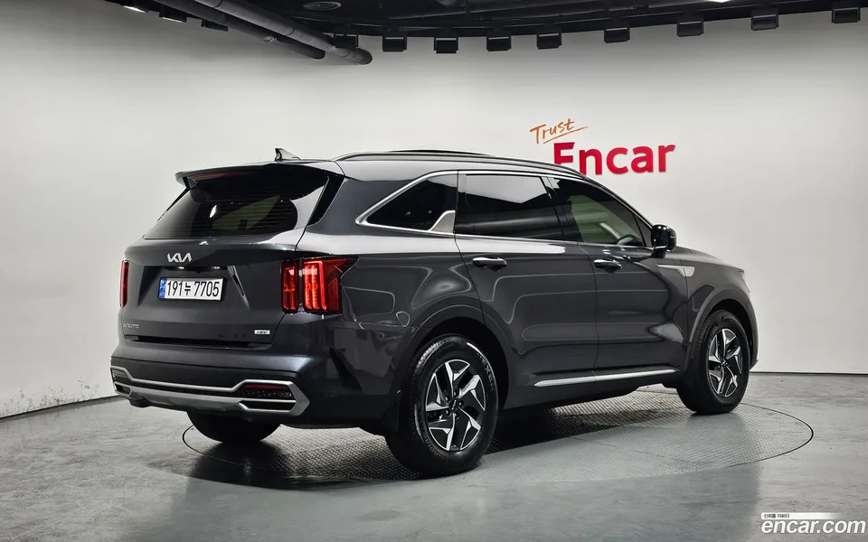 Kia Sorento HEV 1.6 2WD 2023 — миниатюра 2