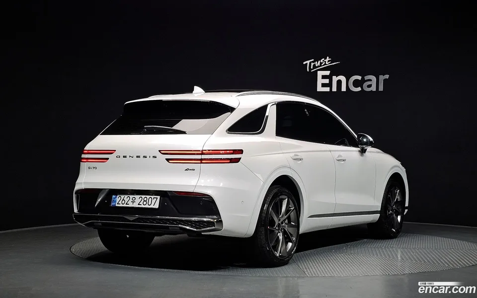 Genesis GV70 2.5T AWD 2024 — миниатюра 2