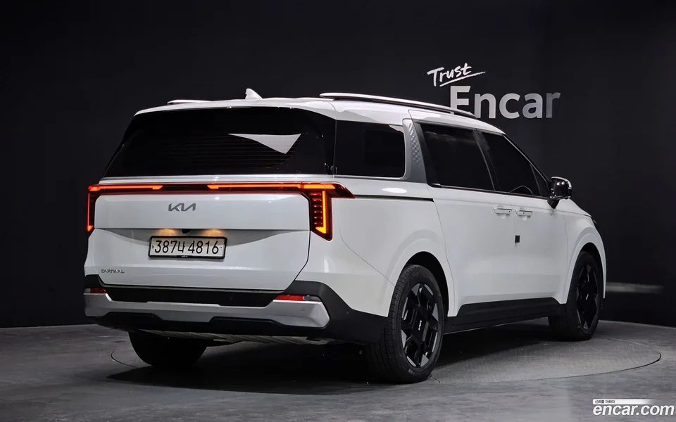 Kia Carnival 9 2025 — миниатюра 2