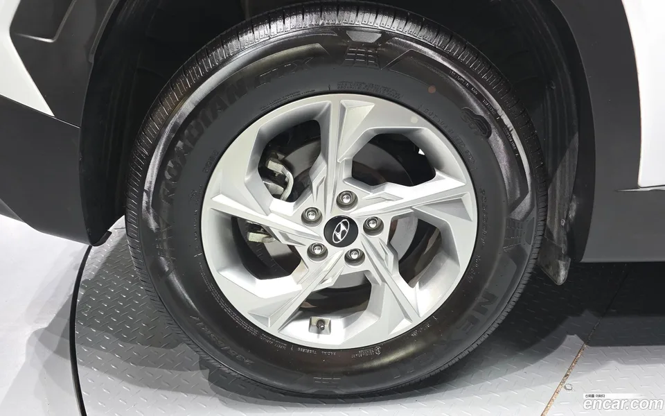 Hyundai Tucson 2.0 2WD 2023 — миниатюра 5