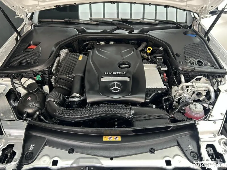 Mercedes-Benz E-Class E300e 4MATIC 2022 — миниатюра 5
