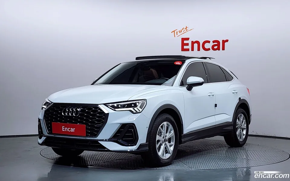 Audi Q3 40 TFSI 2024 — фото 1, купить с доставкой в Москву