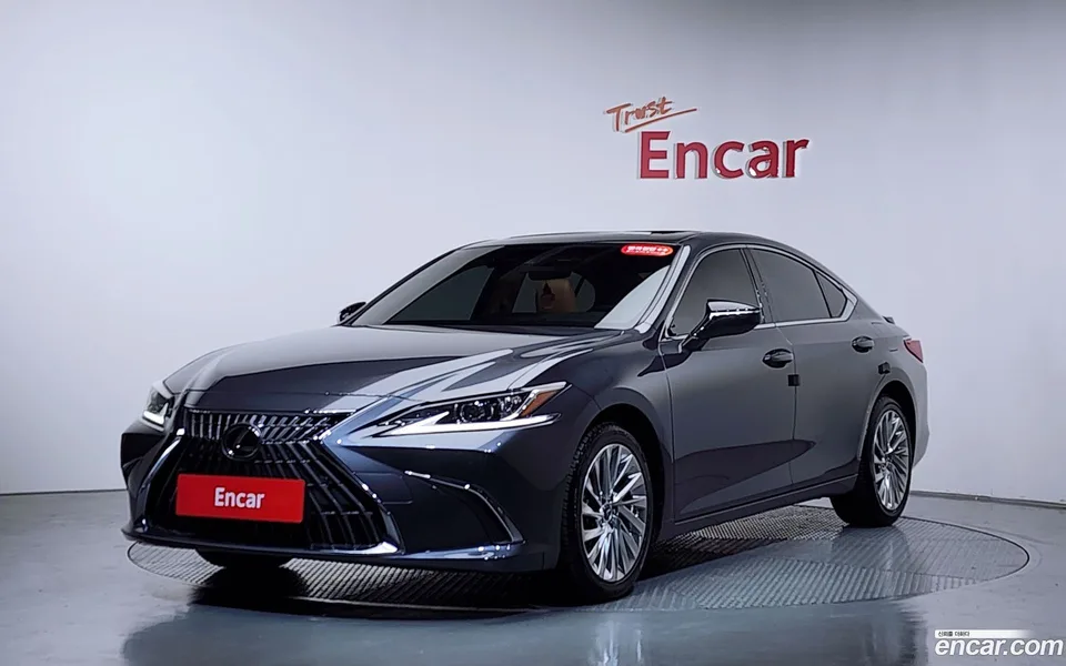 Lexus ES 300h 2023 — фото 1, купить с доставкой в Москву