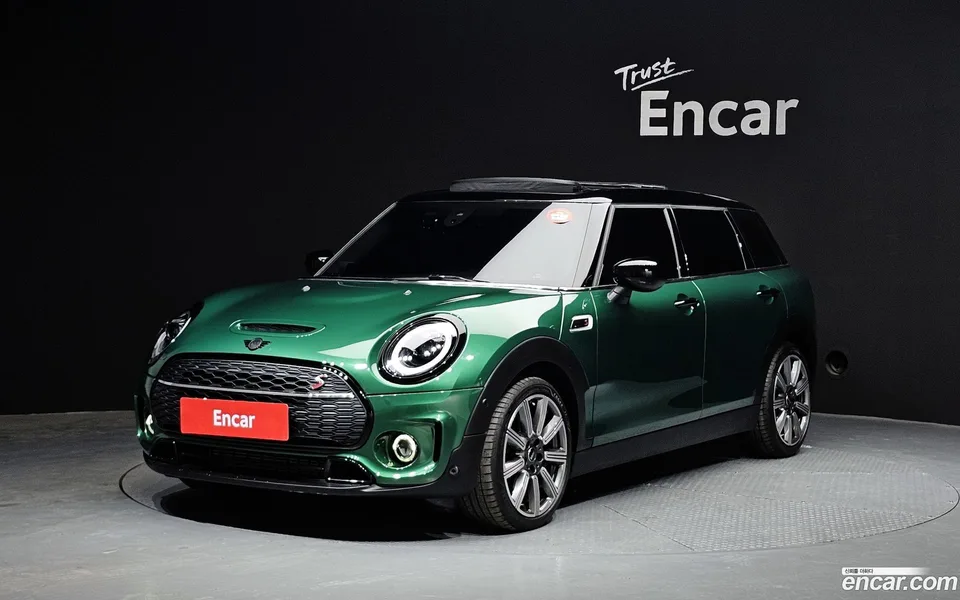 MINI Cooper S Clubman 2022 — фото 1, купить с доставкой в Москву