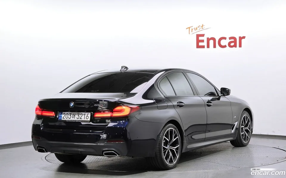 BMW 5 Series 530i M 2022 — миниатюра 2