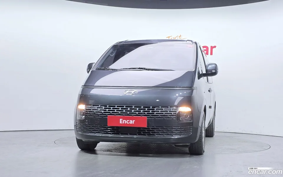 Hyundai Staria 5 2023 — миниатюра 3