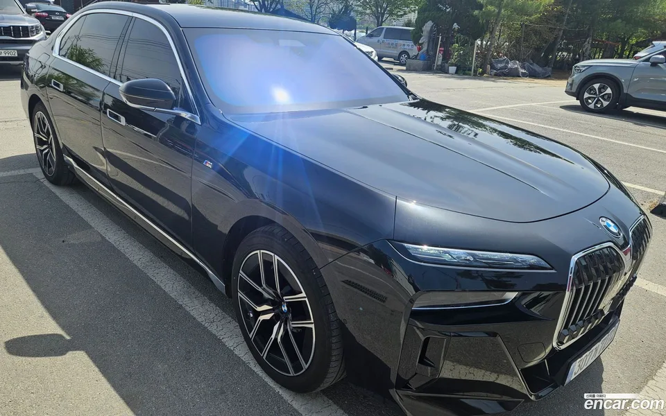 BMW 7 Series 740i xDrive M 2025 — миниатюра 5