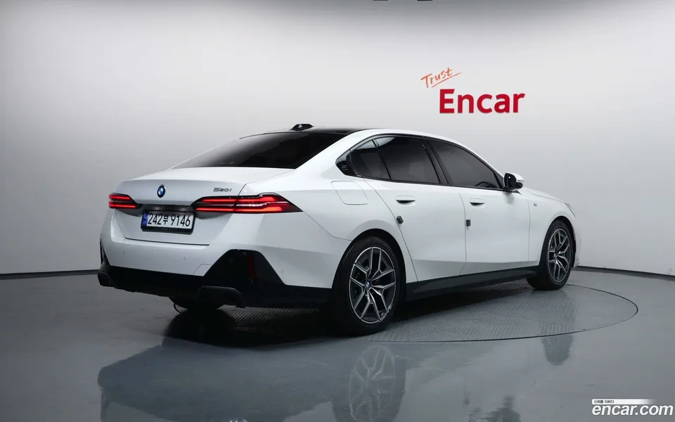 BMW 5 Series 520i M 2024 — миниатюра 2