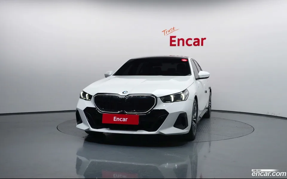 BMW 5 Series 520i M 2024 — миниатюра 3