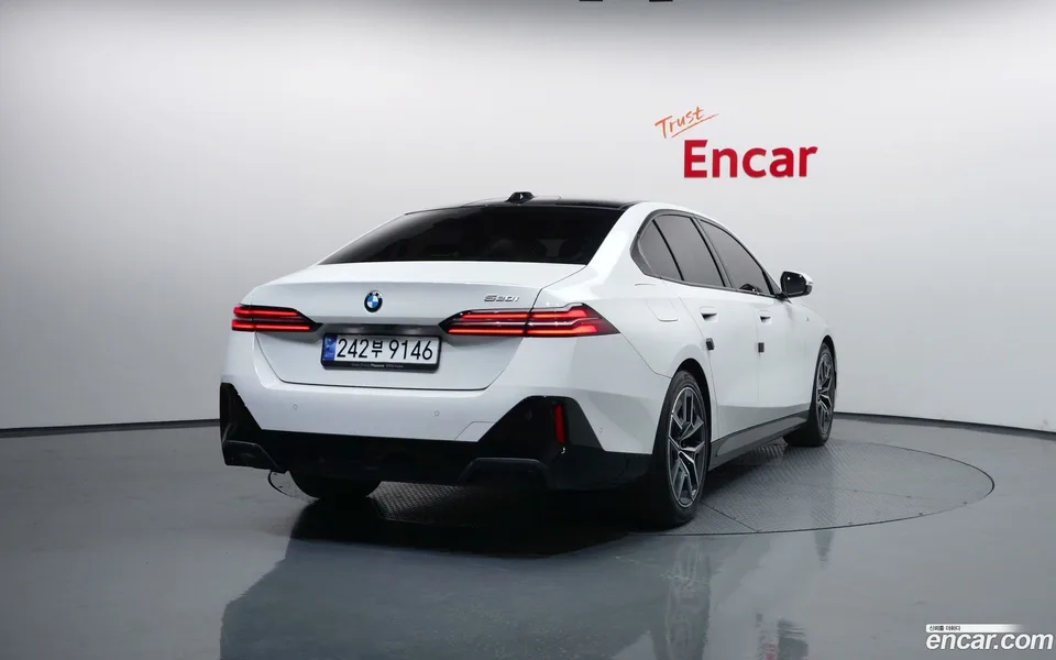 BMW 5 Series 520i M 2024 — миниатюра 4