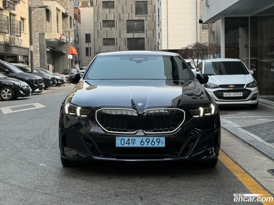 BMW i5 xDrive 40 M 2026 — миниатюра 3