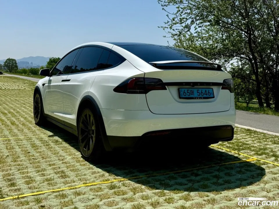 Tesla Model X AWD 2023 — миниатюра 5