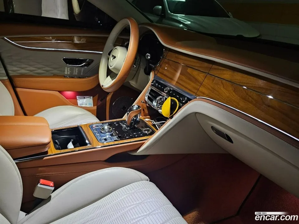 Bentley Flying Spur 4.0 2022 — миниатюра 5