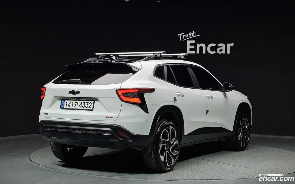 Chevrolet Trax Crossover 1.2 RS 2023 — миниатюра 2