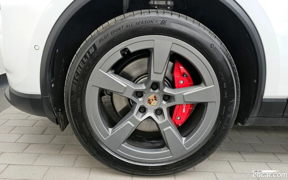 Porsche Macan Electric 4S 2025 — миниатюра 5