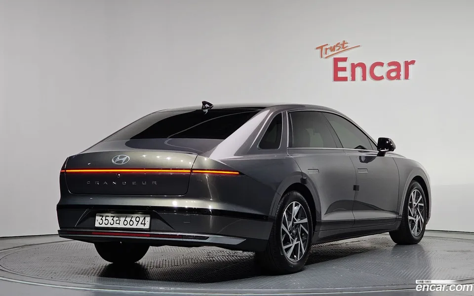 Hyundai Grandeur 2.5 2WD 2023 — миниатюра 2