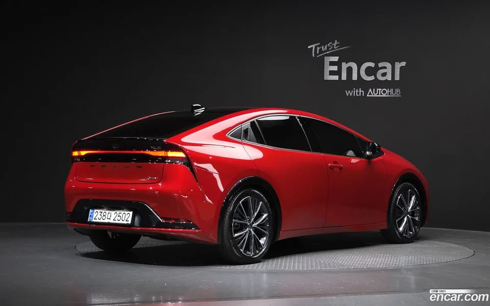 Toyota Prius 2.0 XLE 2024 — миниатюра 2