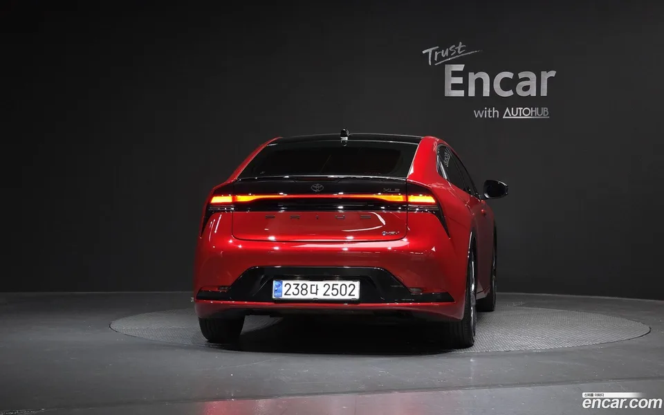 Toyota Prius 2.0 XLE 2024 — миниатюра 4
