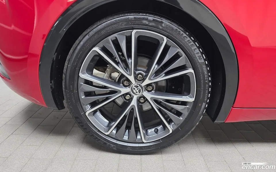 Toyota Prius 2.0 XLE 2024 — миниатюра 5