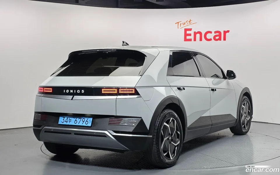 Hyundai Ioniq 5 2023 — миниатюра 2