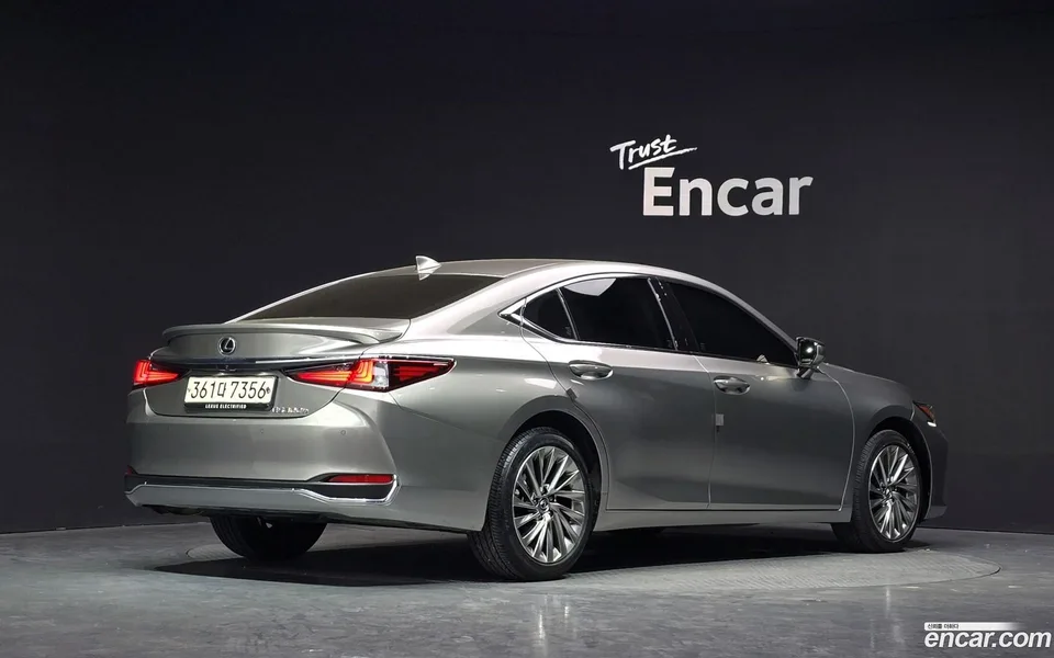 Lexus ES 300h 2024 — миниатюра 2