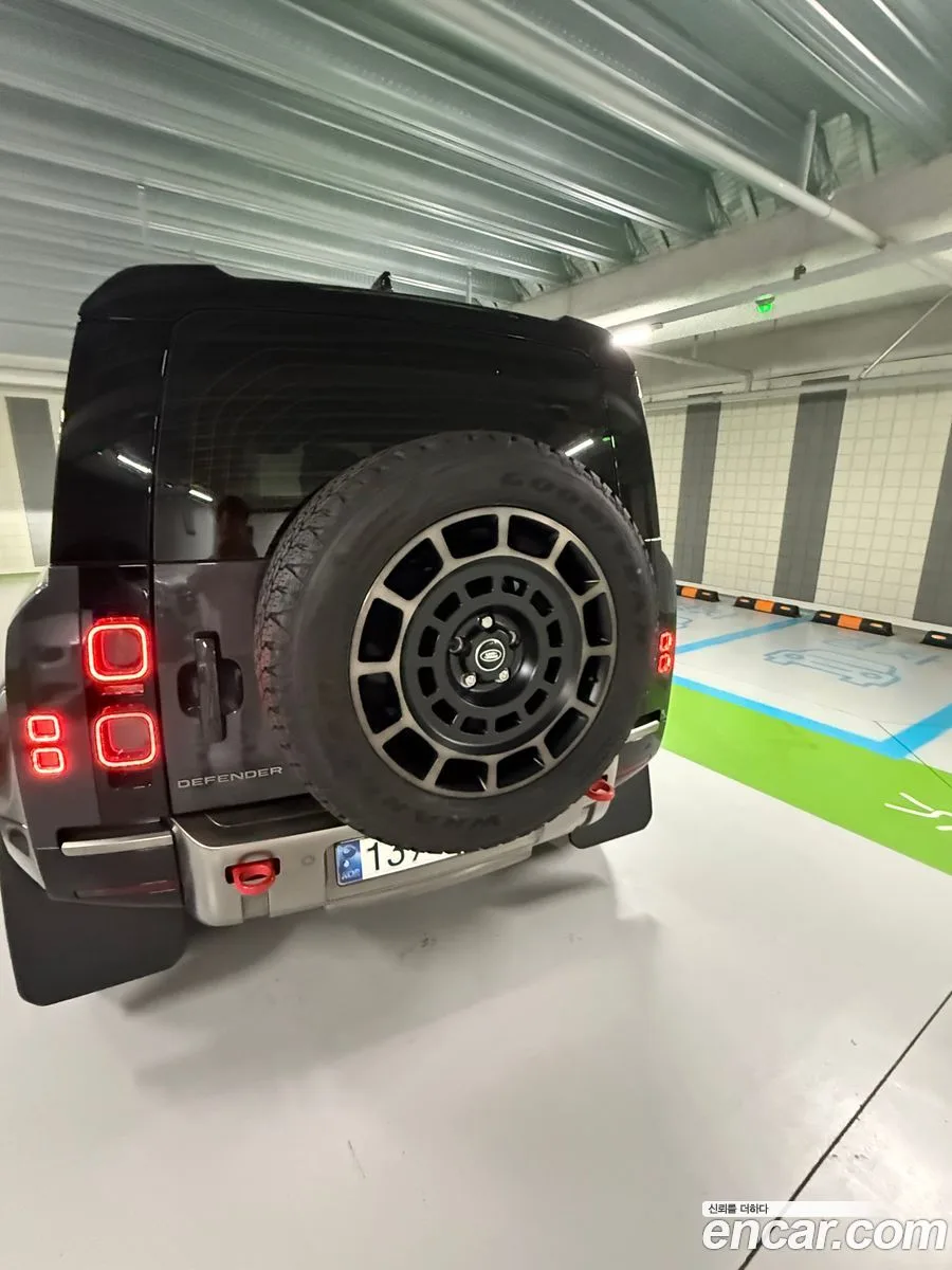 Land Rover Defender 110 P400 X 2024 — миниатюра 5