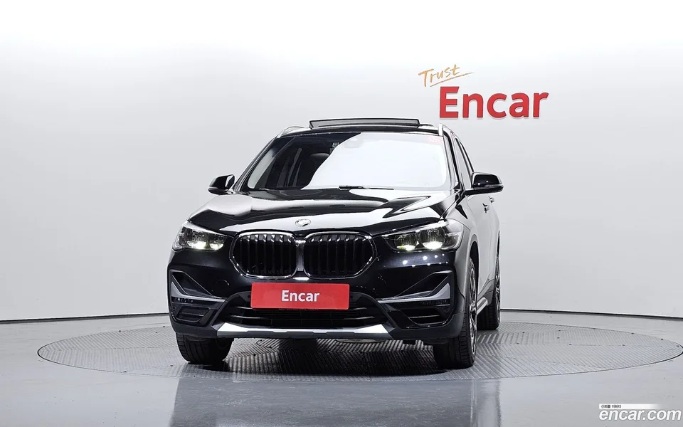 BMW X1 xDrive 20i xLine 2022 — миниатюра 3