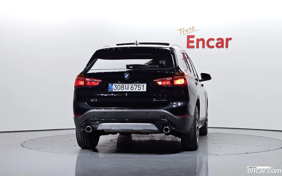 BMW X1 xDrive 20i xLine 2022 — миниатюра 4