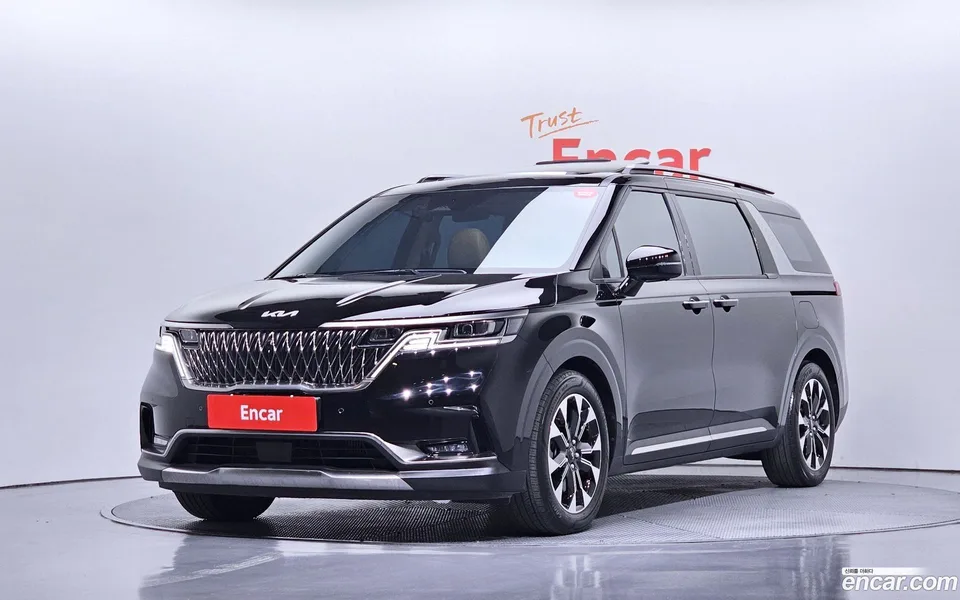 Kia Carnival 7 2023 — фото 1, купить с доставкой в Москву