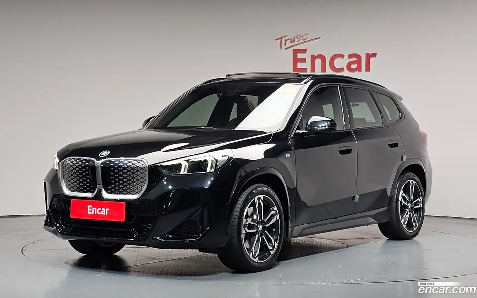 BMW iX1 xDrive 30 M 2024 — фото 1, купить с доставкой в Москву