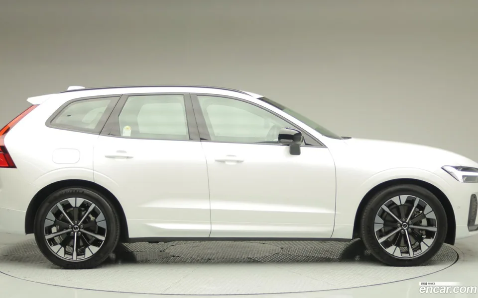 Volvo XC60 B5 2025 — миниатюра 3