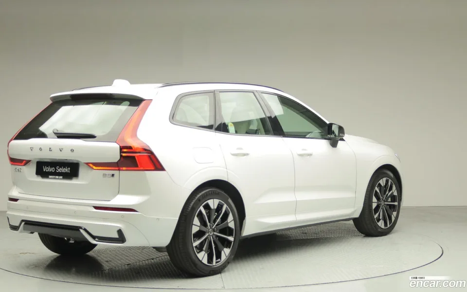 Volvo XC60 B5 2025 — миниатюра 4