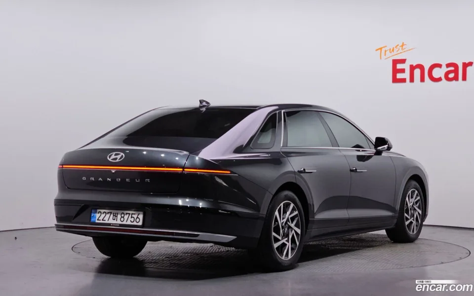 Hyundai Grandeur 2.5 2WD 2023 — миниатюра 2