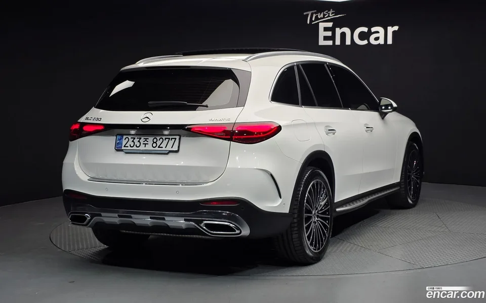 Mercedes-Benz GLC-Class GLC300 4MATIC AMG Line 2024 — миниатюра 2