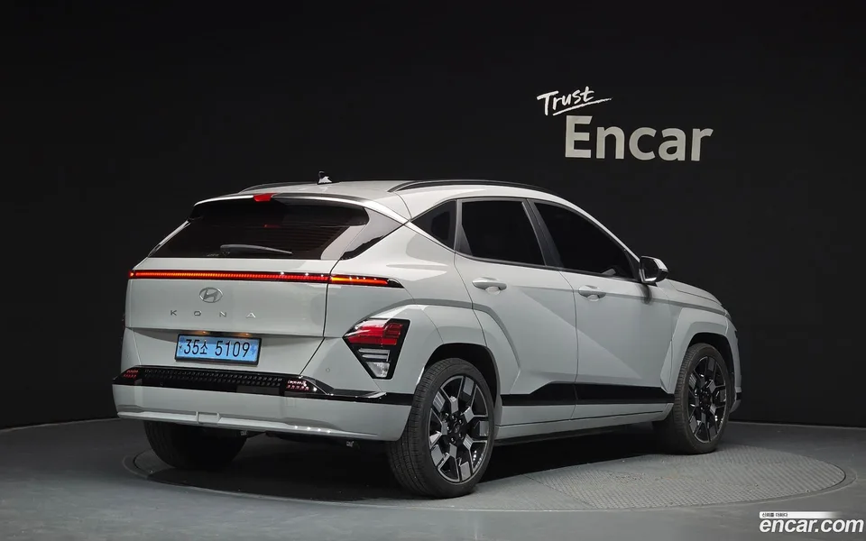 Hyundai Kona Electric 2023 — миниатюра 2