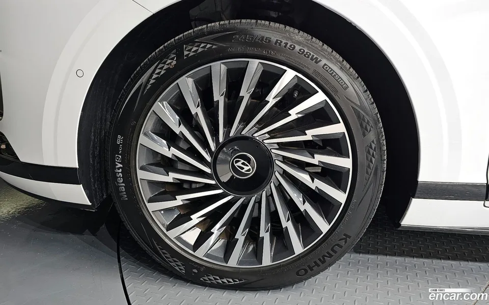 Hyundai Grandeur 2.5 2WD 2024 — миниатюра 5
